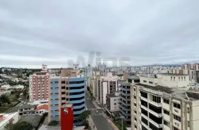 Cobertura semimobiliada com piscina e área gourmet completa, vaga de garagem dupla com carregamento para carro elétrico.