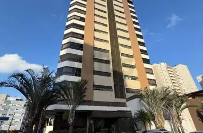 Amplo apartamento com 144m2, vaga dupla de garagem,  centro