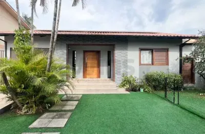 Casa com piscina mobiliada próx. a unesc - 3 dorm 1 suíte