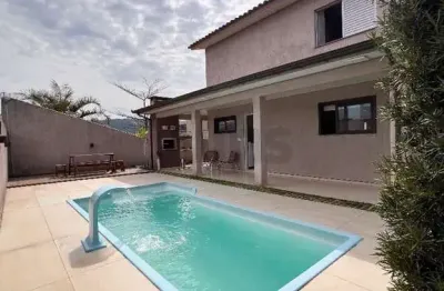 Casa 3 dormitórios 1 suite  condomínio fechado criciúma