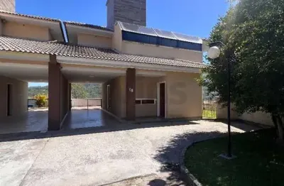 Casa em condomínio fechado 3 dormitórios 1 suite master 2 garagens