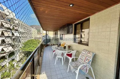 Botafogo sala 4 quartos 1 suíte, 3 banheiros, varandão 140m²