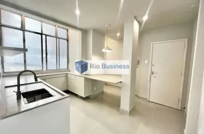 Apto Reformado 3 quartos (1 suíte) vaga coberta portaria 24h