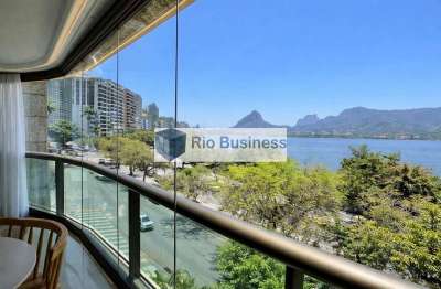 Apto na Lagoa reformado 3 suítes, 3 vagas, varanda integrada