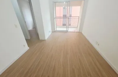 Apartamento ao lado do metro: 55 metros quadrados com 2 quartos (1 suíte) e 2 vagas de garagem