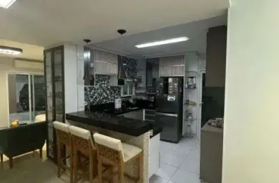 Imóvel para venda tem 140 metros quadrados com 3 quartos