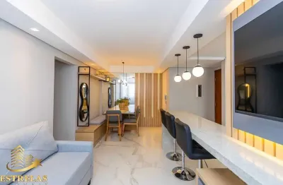 Vende apto todo reformado, 2 quartos (1 suíte com closet), 1 vaga, água verde