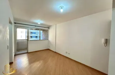 Apartamento com sacada, 2 quartos, 1 vaga à venda no bigorrilho