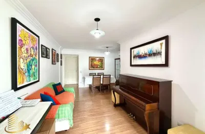 Apartamento reformado com sacada - 3 quartos - 1 vaga - bigorrilho