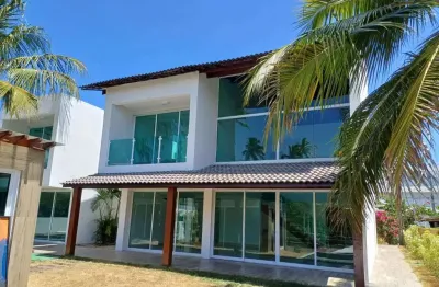 Exclusividade em toquinho: casa reformada, piscina privativa e o mar como quintal.