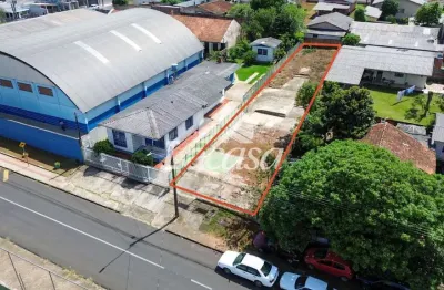 Excelente terreno a venda no batel! aceita veículo de até r$ 180.000,00 (mediante avaliação) e o restante em dinheiro.