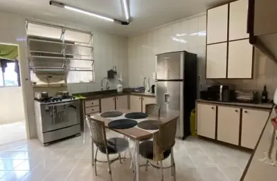 Apartamento e 3 dormitórios, sendo 1 suíte. bairro ponta da praia. santos. sp.