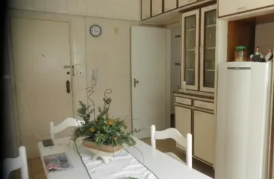 Apartamento de 2 dormitórios, sendo 1 suíte .bairro ponta da praia. santos. sp