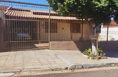 Casa com 3 quartos à venda no Conjunto Habitacional Violim, Londrina 