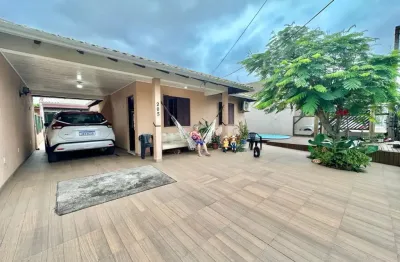Excelente casa à venda localizada no bairro zona norte em capão da canoa!
