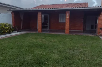 Excelente casa à venda no bairro arco-íris, em capão da canoa!