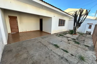 Residência para locação  bairro jardim vitoria em marília-sp!