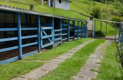 Belo sitio c/ casa 03 quartos, piscina e lago em sambaetiba - rj