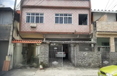 Ótima casa com garagem, 2q. sala, cozinha, wc e varanda no melhor ponto do colubande  sg