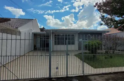 Casa Térrea para Venda em Curitiba, Cajuru, 3 dormitórios, 2 banheiros, 3 vagas