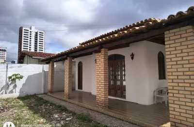 Casa com 3 quartos para alugar na Rua Nova York, Santa Mônica, Feira de Santana