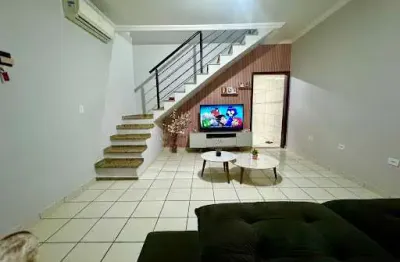 Sobrado com 4 dormitórios (2 suites) - na melhor localização do bosque dos ipês