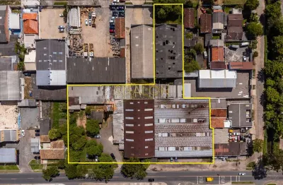 <p>barracão de 3.477 m² em terreno de 5.250 m² localizado em zona de serviço, na rua das carmelitas, uma das principais vias do boqueirão.</p><p> </p>