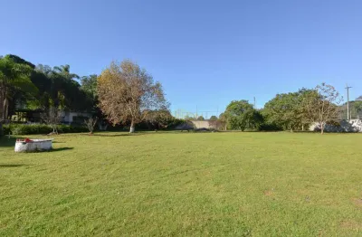 <p>venda: chácara espetacular em pinhais/pr - 3 casas + área de lazer</p>
