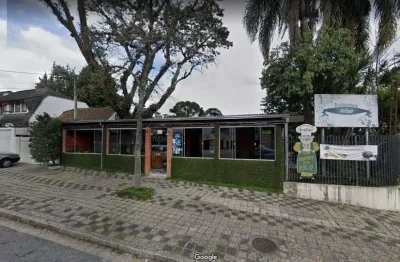 <p>excelente casa comercial e residencial no alto da xv de esquina.</p>