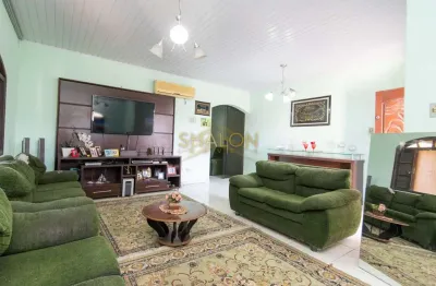 <p>casa em paraguá com piscina, 4 dormitórios, 1 suíte máster com hidro </p>