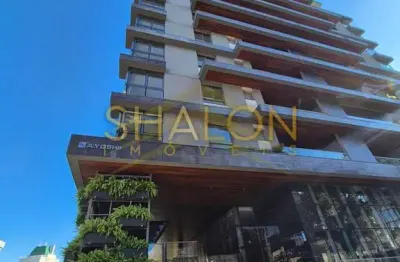 <p>apartamento com churrasqueira, varanda e área de lazer completa</p><p>ambientes integrados, armários na cozinha e condomínio com piscina</p><p>apartamento com living amplo, churrasqueira e sala de 