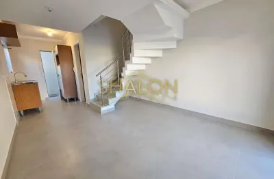 <p>sobrado, espaço externo coberto, suite, condominio com piscina, bosque, espaço pet</p>