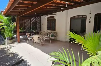 Casa com 4 quartos à venda na avenida praia de itapoan, vilas do atlantico, lauro de freitas por r$ 700.000
