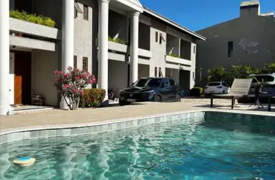 Casa com 2 quartos à venda na rua praia de tubarão, vilas do atlantico, lauro de freitas por r$ 750.000