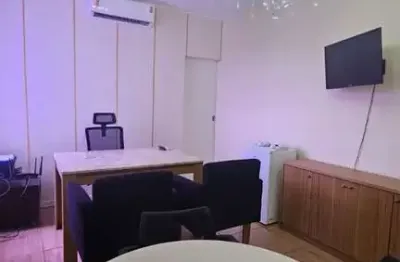 Sala comercial à venda na avenida luiz tarquínio pontes, buraquinho, lauro de freitas por r$ 190.000