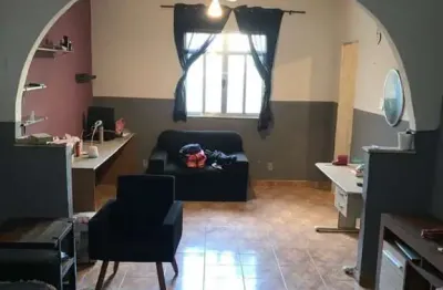 Casa à venda na rua barão de tefé, jardim vinte e cinco de agosto, duque de caxias - rj
