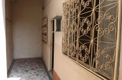 Casa para alugar na Rua Pedro Correia, Vila Meriti, Duque de Caxias - RJ