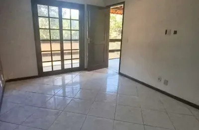 Casa de vila à venda na avenida desembargador nestor rodrigues perlingeiro, santa bárbara, niterói - rj