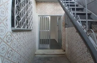 Casa para alugar na rua minas gerais, jardim vinte e cinco de agosto, duque de caxias - rj
