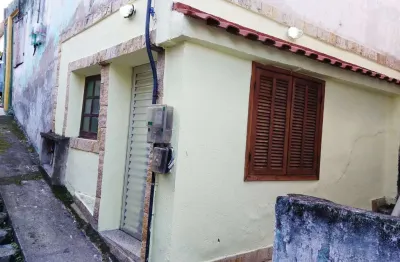 Conjugado à venda na rua cerqueira daltro, cascadura, rio de janeiro - rj