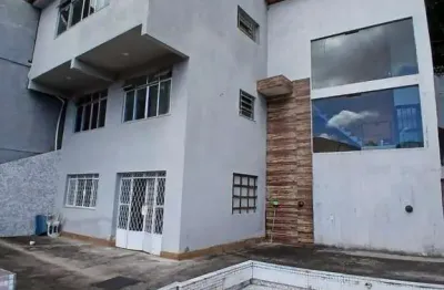 Casa à venda na rua prefeito sebastião teixeira, várzea, teresópolis - rj