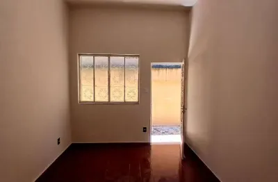 Casa para alugar na rua pedro correia, vila meriti, duque de caxias - rj