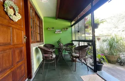 Casa de condomínio à venda na avenida mário freire marcello, albuquerque, teresópolis - rj