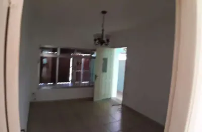 Casa à venda na Rua das Hortências, Jardim do Estádio, Santo André - SP