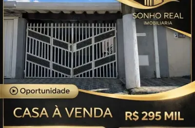 Casa à venda na Rua Dona Benta, Jardim Gurilândia, Taubaté - SP