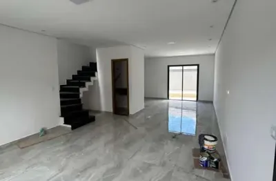 Casa à venda na Rua Simão da Cunha Gago, Vila Cecília, Mogi das Cruzes - SP