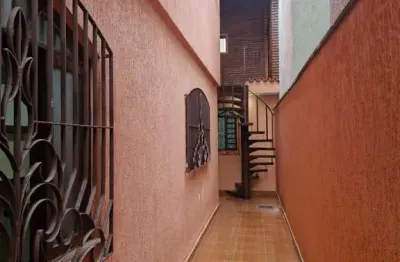 Casa à venda na Rua Giovanna Pappacena, Jardim Telles de Menezes, Santo André - SP