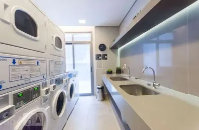 Apartamento para alugar na Rua Natingui, Vila Madalena, São Paulo - SP