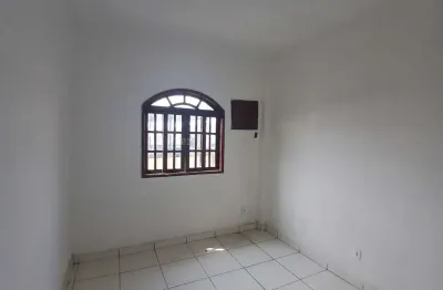 Casa para alugar na Rua Minas Gerais, Jardim Vinte e Cinco de Agosto, Duque de Caxias - RJ