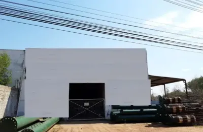 Barracao à avenda na avenida fernando correa em cuiabá mt